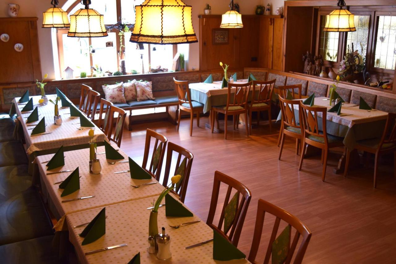 Hotel Gasthof Zum Loewen Velburg Luaran gambar