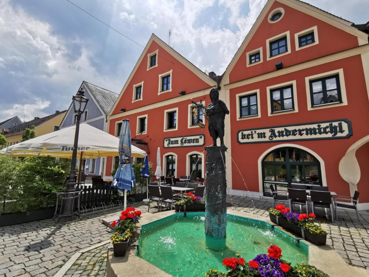 Hotel Gasthof Zum Loewen Velburg Luaran gambar