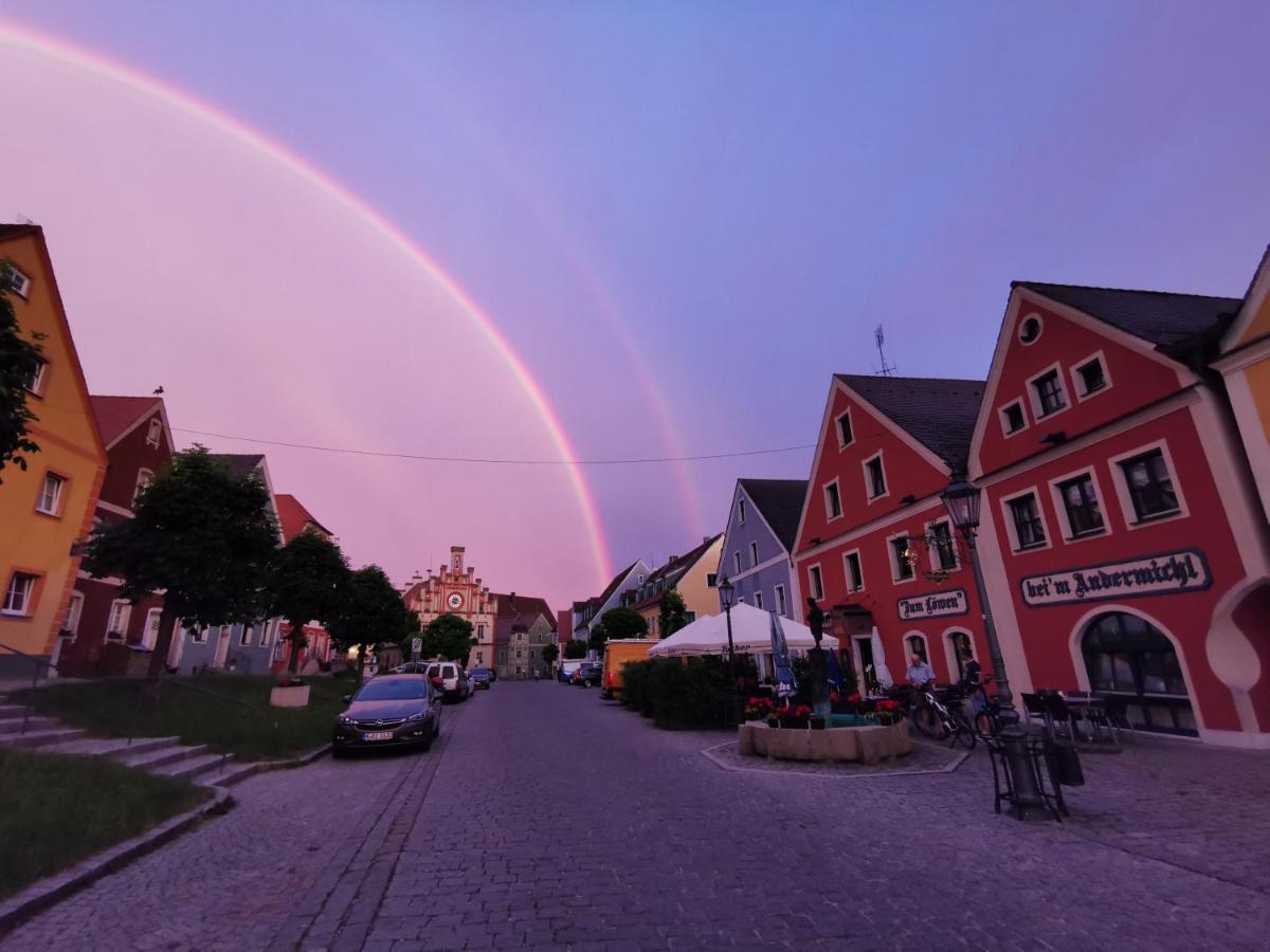 Hotel Gasthof Zum Loewen Velburg Luaran gambar