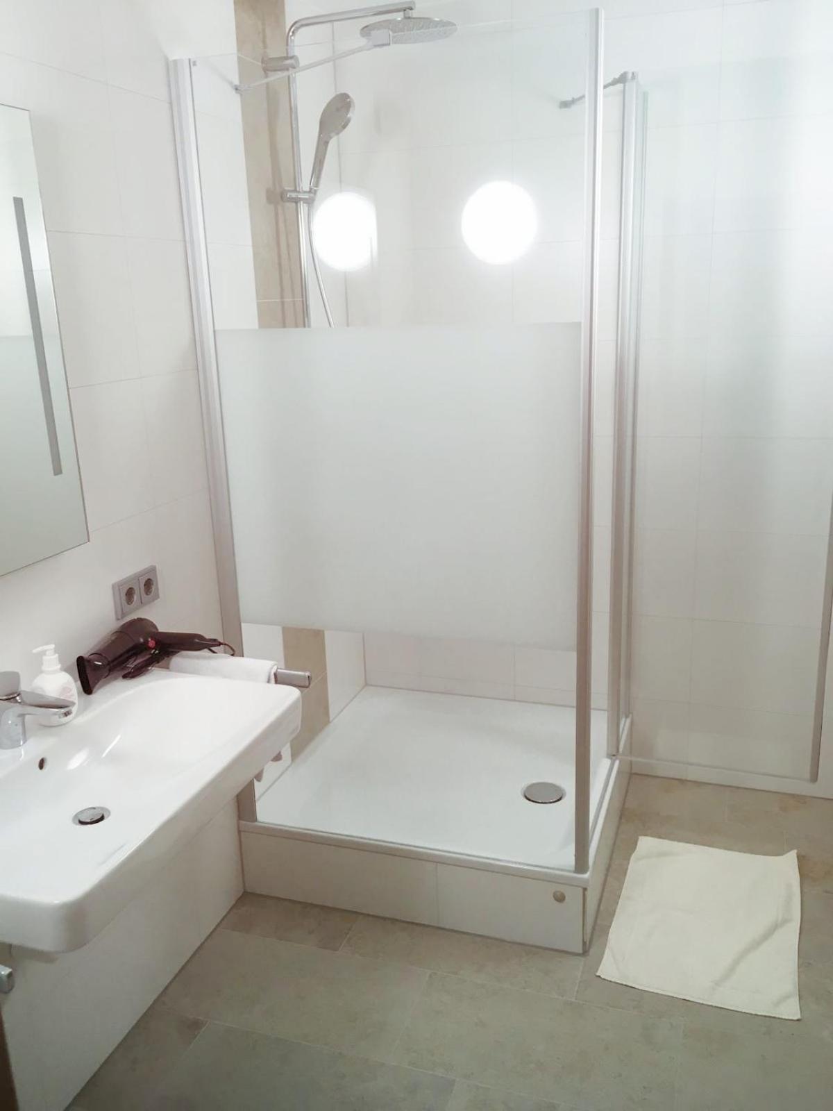 Hotel Gasthof Zum Loewen Velburg Bilik gambar