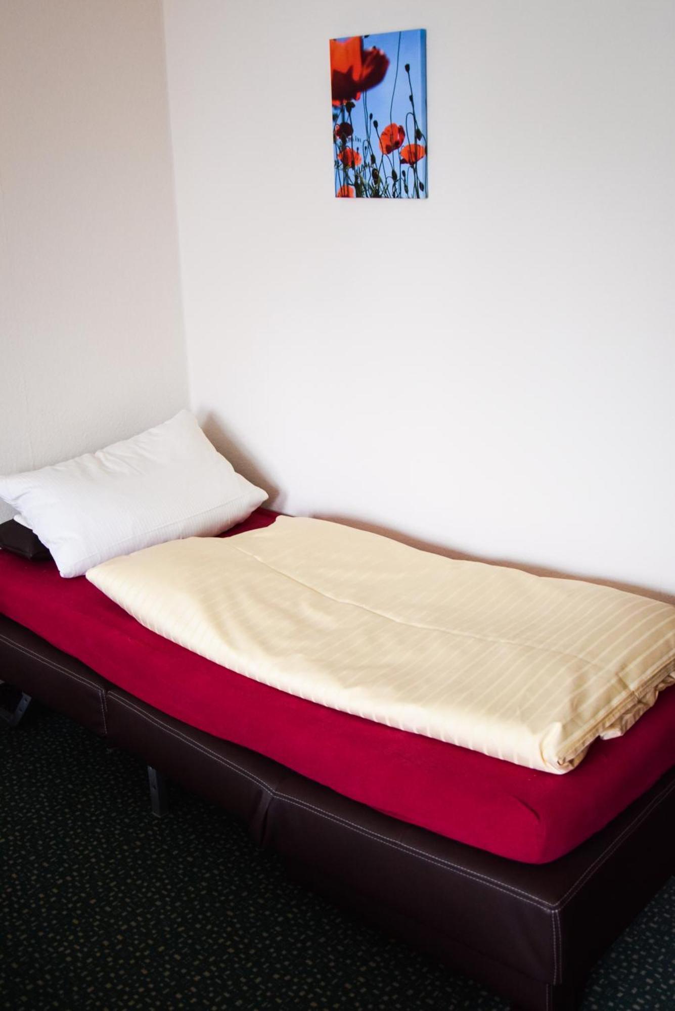Hotel Gasthof Zum Loewen Velburg Bilik gambar